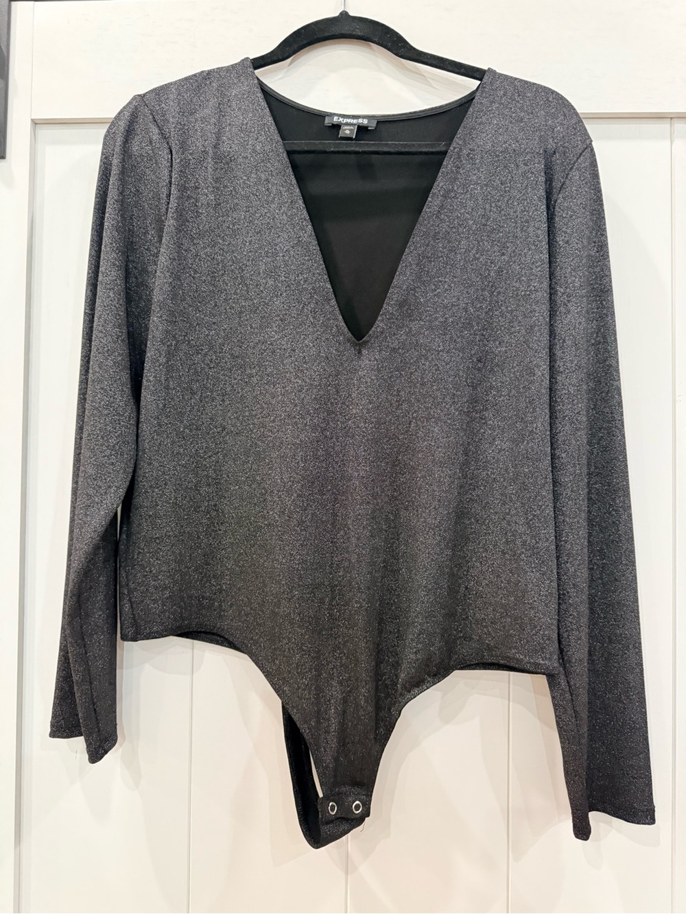 Express Sparkle V-Neck Long Sleeve Bodysuit - Charcoal Gray